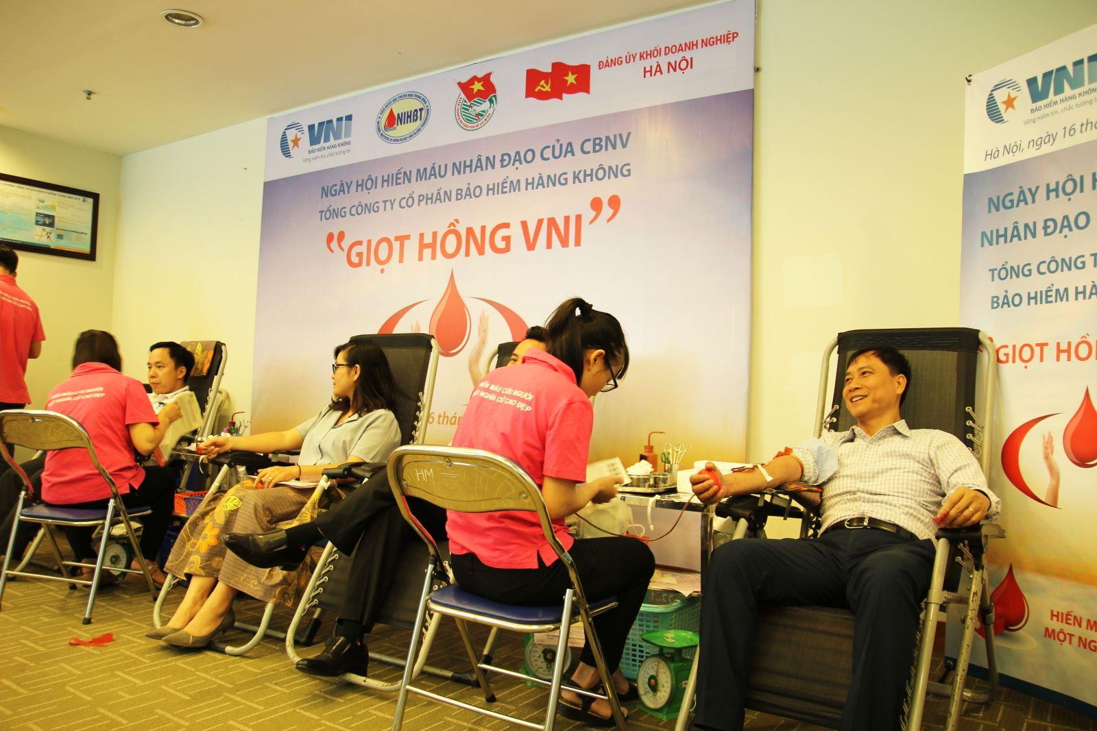 VNI tổ chức chương trình hiến máu “Giọt hồng VNI” 